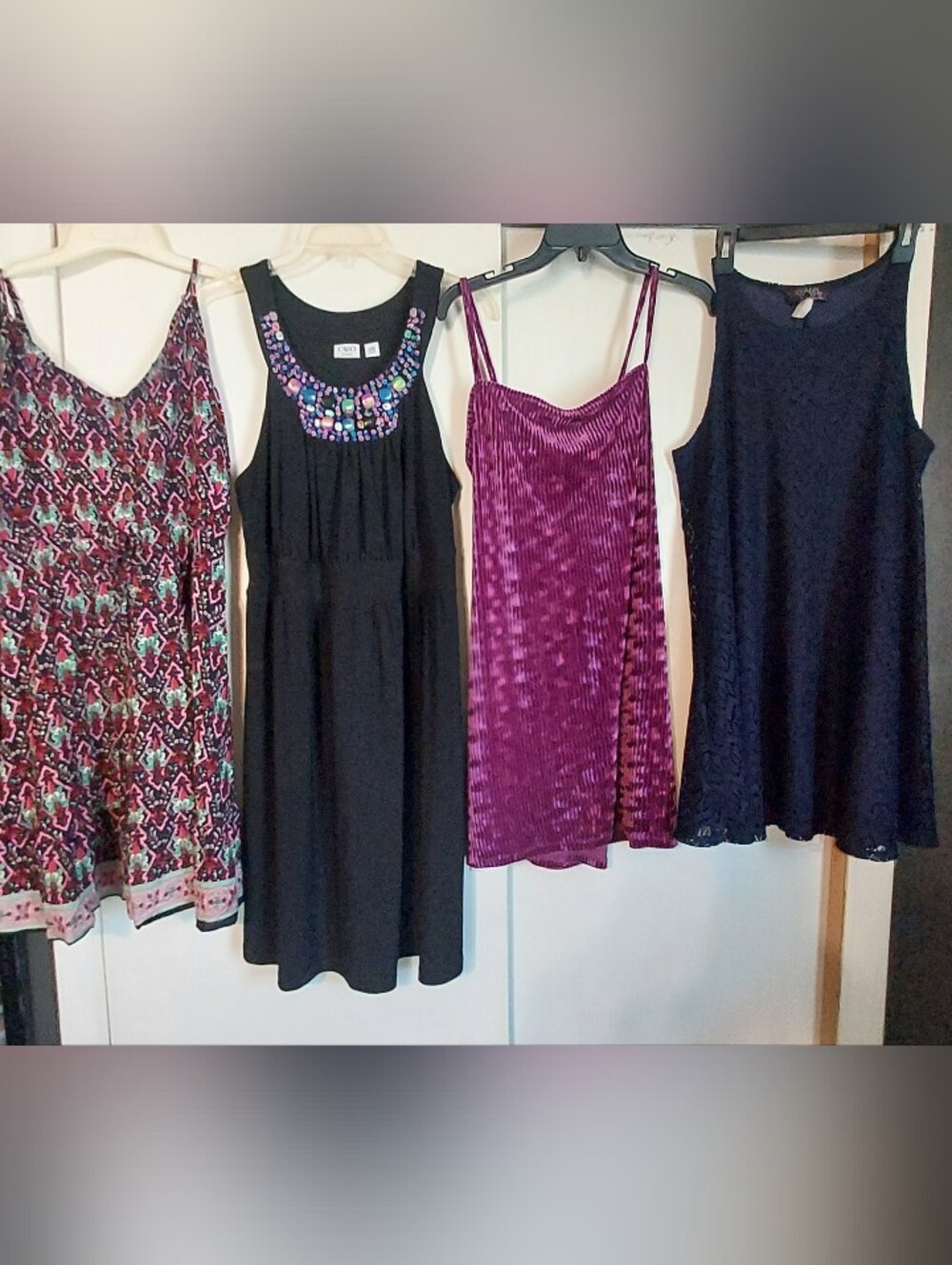 4 Womens Dresses Sizes Xl, 14/16, Xxl, Xl All Fit Like An Xl For 1 Price 💕